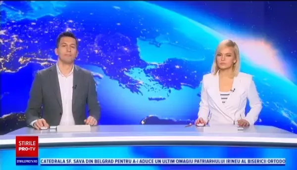 O vacă a căzut într-un canal din oraşul Moreni. Pompierii s-au chinuit o oră să o salveze