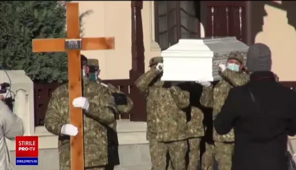 Actrița Draga Olteanu Matei, înmormântată lângă soțul ei, la Piatra Neamț. Sute de oameni au condus-o pe ultimul drum