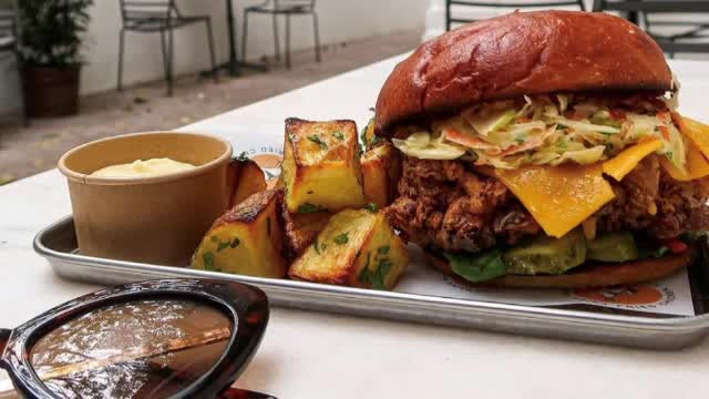 Peste 10.000 de restaurante riscă să se închidă. Noul concept cu care încearcă să își atragă clienții