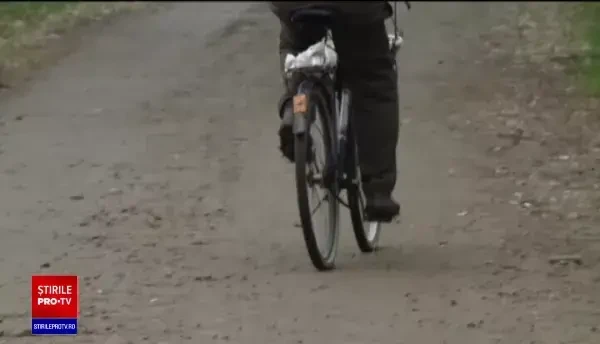 Un bărbat de 66 de ani, acuzat că a violat în repetate rânduri o fată de 15 ani, cu handicap