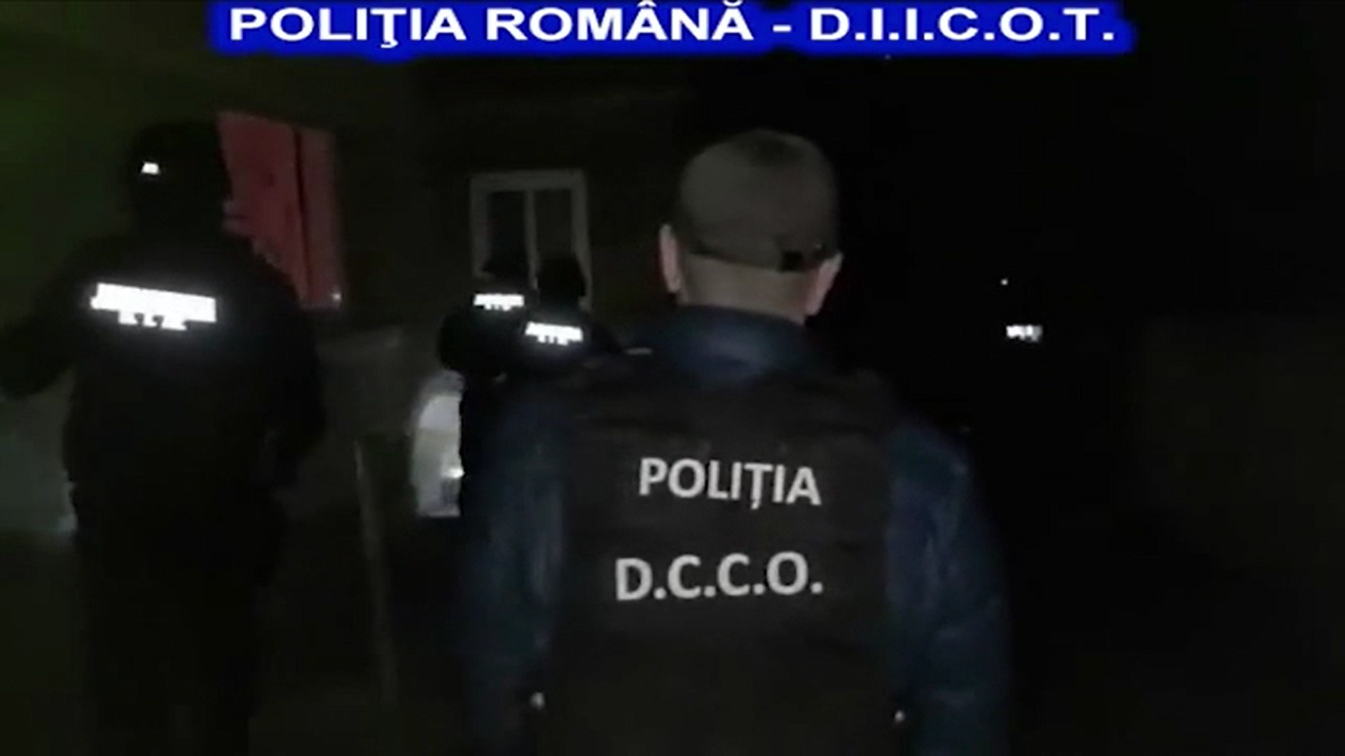 Percheziții în Argeș într-un dosar de trafic de minori. Șapte indivizi sunt cercetați de polițiști