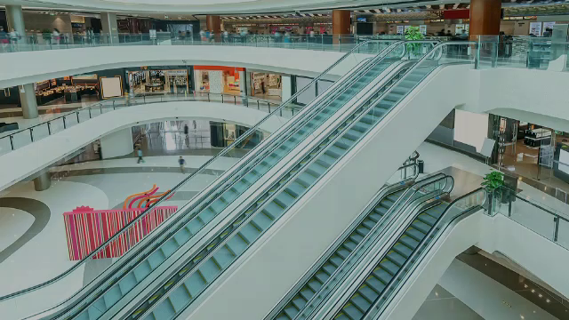 Mall-urile sunt aproape goale înainte de sărbători. Ce măsuri au luat managerii centrelor comerciale