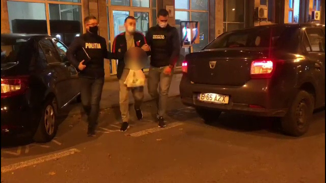 O fetiță a fost agresată sexual într-o scară de bloc. Un suspect, reținut pe un bulevard din Capitală