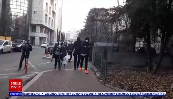 GALERIE FOTO Tezaurul descoperit la polițiștii de la Permise din Suceava