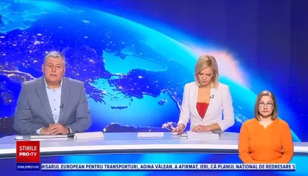 Un tramvai a intrat în 5 maşini oprite la semafor, în Iași. Accidentul, surprins de camere