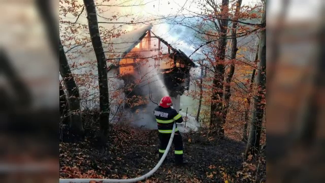 Incendiu la o locuință din Prahova. Nimeni nu știe de la ce a pornit vâlvătaia
