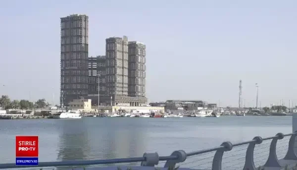 Demolare de Cartea Recordurilor în Abu Dhabi. O clădire imensă a fost pusă la pământ în 10 secunde