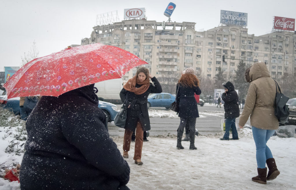 Prognoza meteo pentru decembrie. Zonele unde vor predomina ninsorile, viscolul și ceața