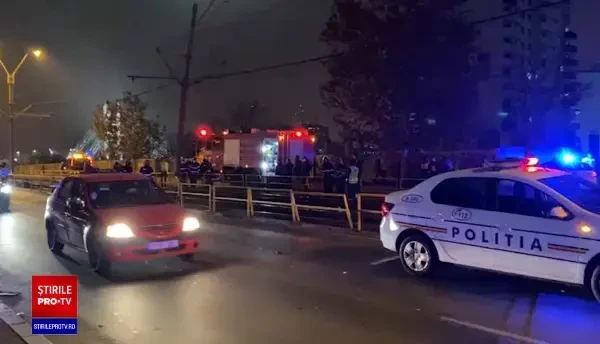 Grav accident produs în Capitală. Un șofer băut s-a răsturnat cu mașina pe linia de tramvai
