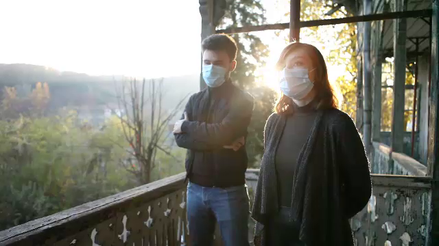 Ştefania şi Radu, tinerii care salvează monumentele din Băile Govora