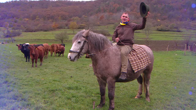 Povestea lui Ștefan Stănuș, ciobanul modern, student la două facultăți: „De la noi trebuie să vină schimbarea”