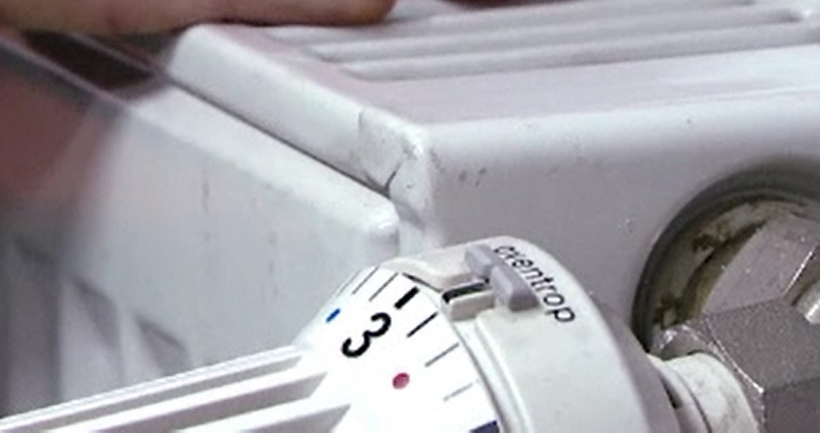 Sute de blocuri din București nu au apă caldă și căldură. Responsabilii dau vina pe conducte