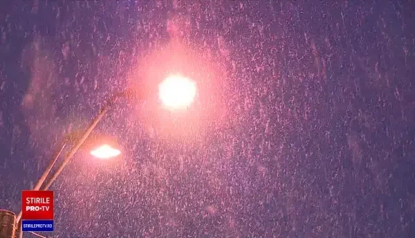 Iarna a luat prin surprindere sudul țării. Cât a costat azi schimbarea anvelopelor