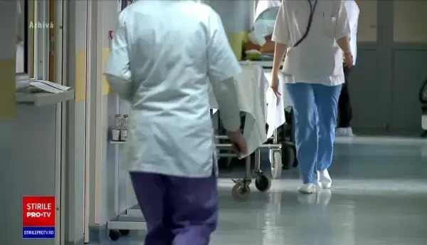 Alegeri parlamentare 2020. Persoanele aflate în izolare pot face cerere online pentru urna mobilă