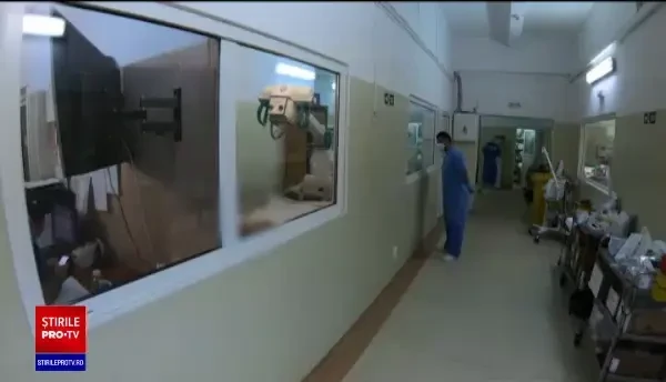 Medicii rezidenți luptă în linia întâi alături de colegii cu experiență. Povestea a trei tineri doctori