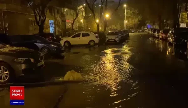 O țeavă de apă caldă s-a spart în cartierul Drumul Taberei din București