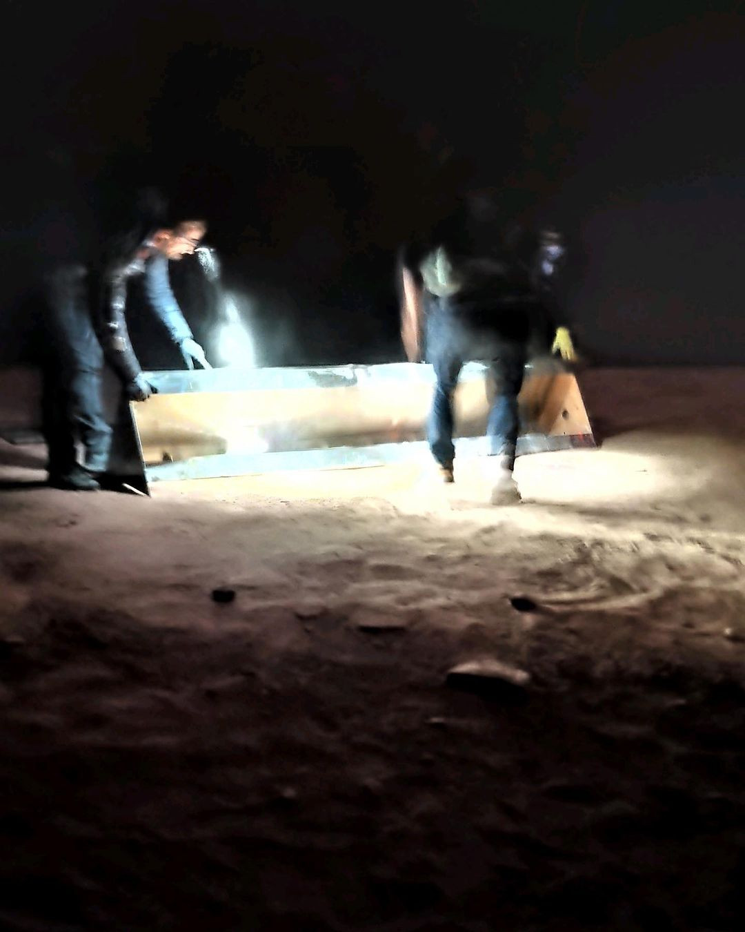 Momentul &icirc;n care monolitul din Utah a fost &icirc;ndepărtat