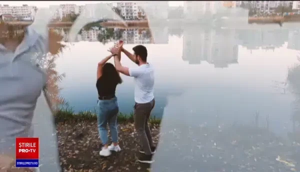 La 25 de ani își dorește să revoluționeze amenajările interioare. Tânărul care vrea să producă „mobila inteligentă”