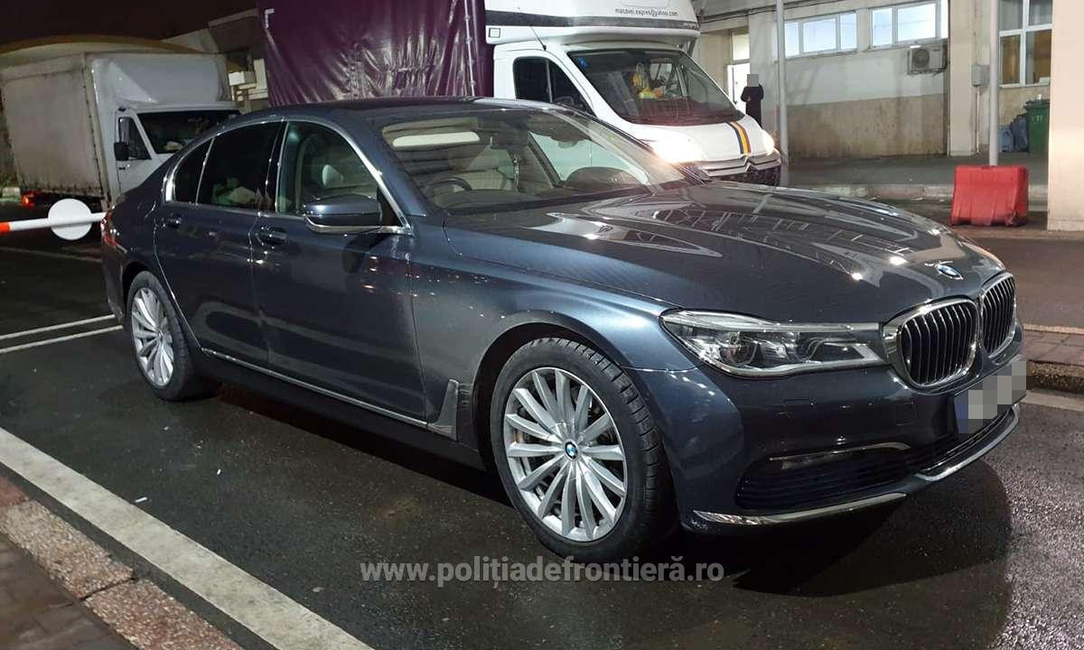 Un șofer cu BMW care se întorcea în țară a rămas fără mașină. Cine i-a luat-o