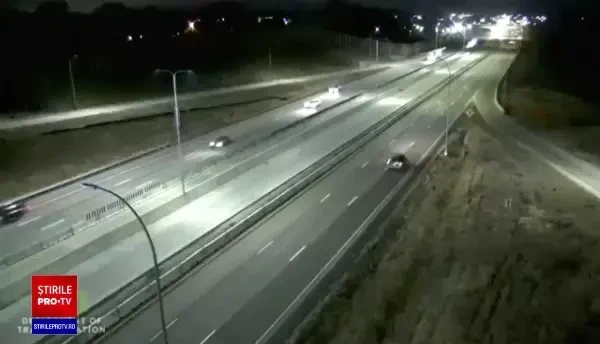 Un avion a aterizat pe o șosea din Minnesota și a lovit o mașină