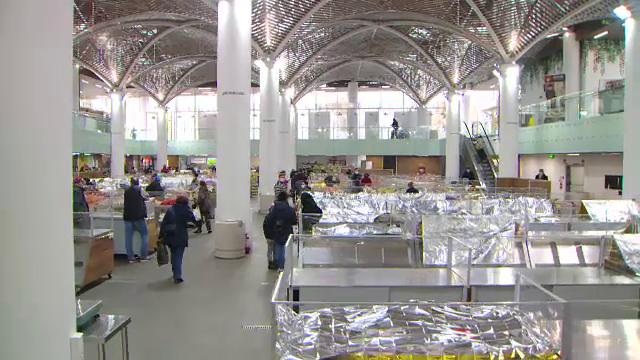 Se redeschid piețele din hale, cu reguli stricte de protecție. ”Acolo am fost ca la pușcărie”