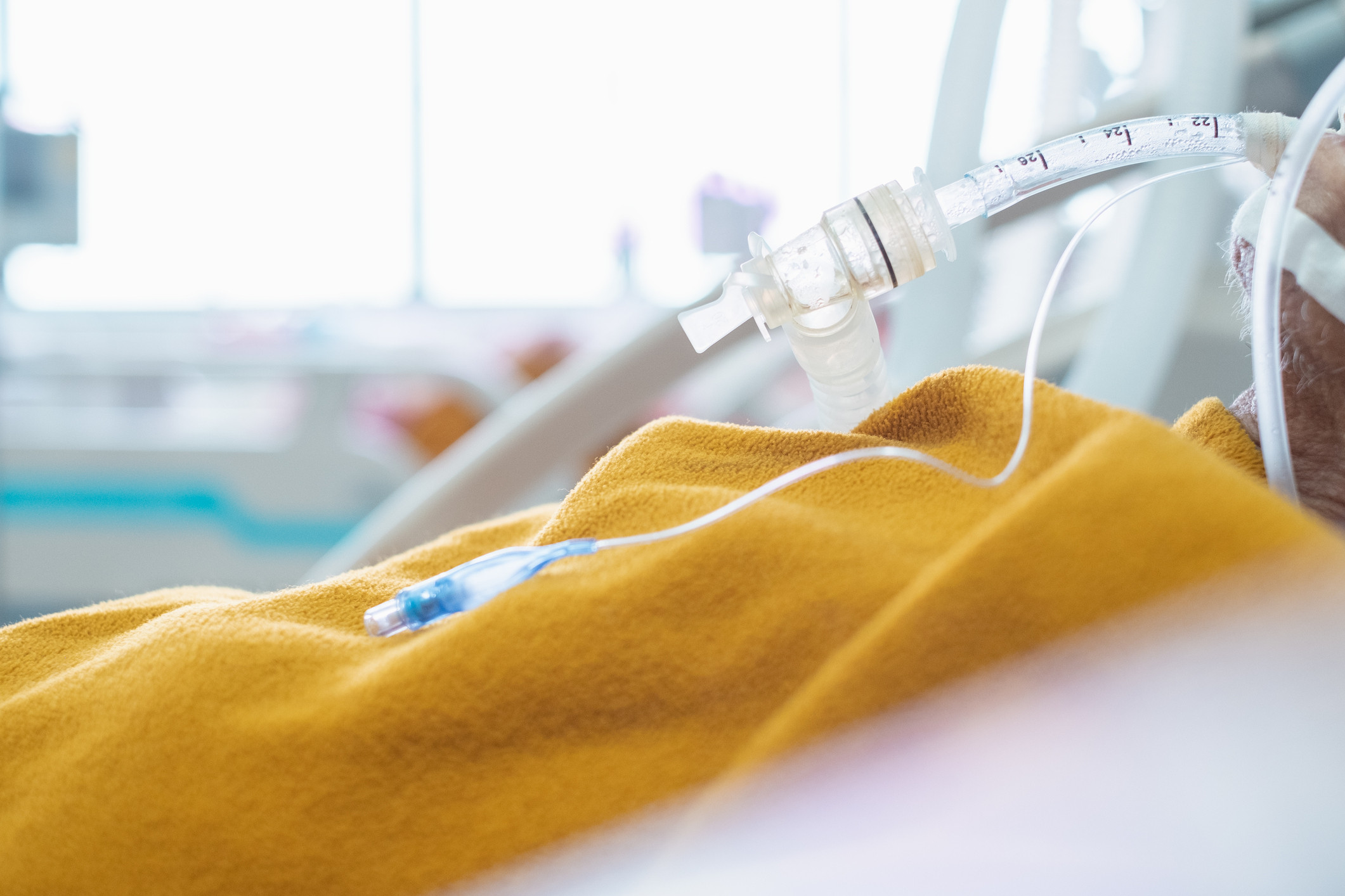 Înlocuitorului patriarhului sârb mort de Covid-19, internat în spital după ce a fost testat pozitiv