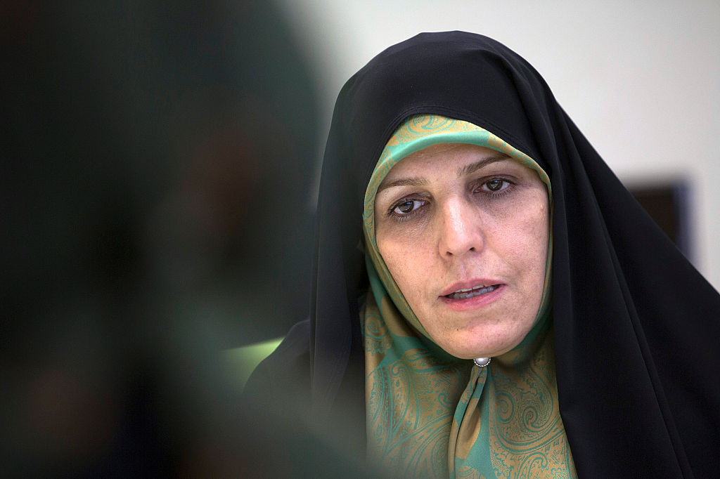 Fostă vicepreședintă din Iran, condamnată la 30 de luni de închisoare. Infracțiunile de care este acuzată