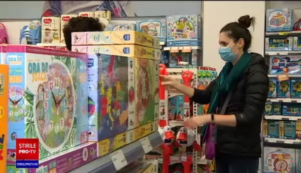 Goană după jucării prin magazine, cu câteva ore înainte să vină Moș Nicolae