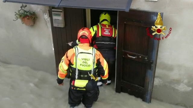 Inundaţii şi alunecări de teren în centrul și nordul Italiei. Vreme extremă și în Croația