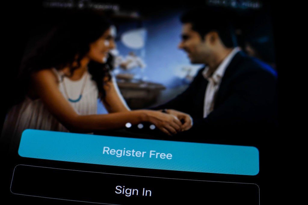 Țara care investește în aplicații matrimoniale bazate pe IA, pentru a stimula natalitatea