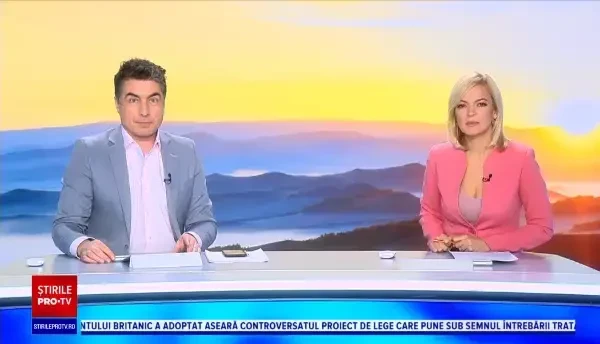 Cerc perfect de gheață, apărut pe un râu din Rusia. Care este explicația