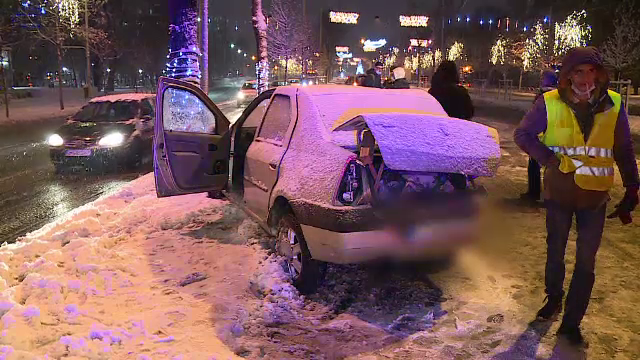 Ninsoarea le-a dat bătăi serioase de cap șoferilor. Cum s-au pregătit autoritățile de intervenție