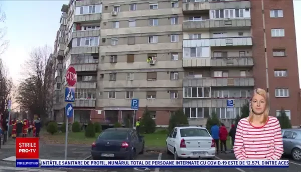 O femeie a fost găsită moartă după ce a căzut de la etaj, în Oradea. Oamenii nu înțeleg ce s-a întâmplat