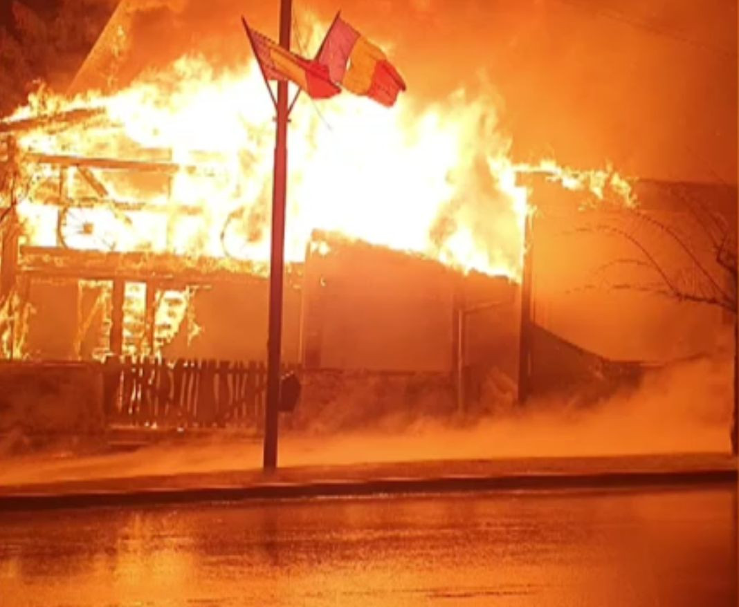 Restaurant mistuit de flăcări în Lupeni. Paznicul a scăpat cu viață