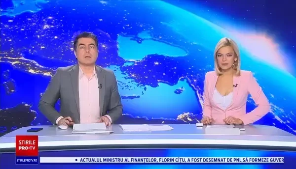 O mașină, spulberată de tren în județul Mureș. Șoferul, în vârstă de 22 de ani, și-a pierdut viața