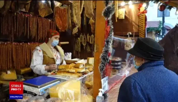 Cârnați, slănină sau mușchi afumat. Târgurile de Crăciun s-au deschis cu două săptămâni mai târziu