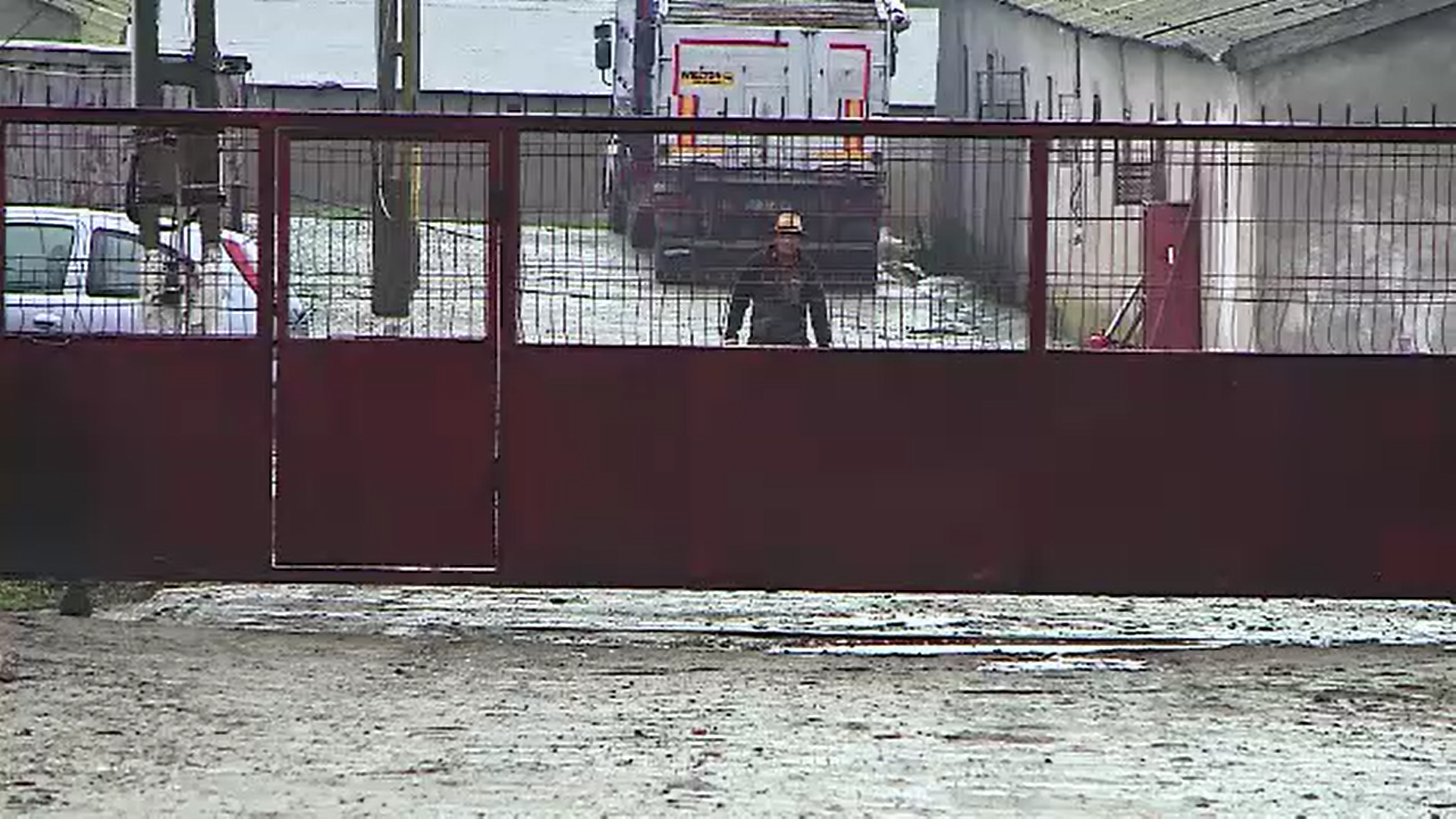 Crimă într-o fermă din Iași. Un bărbat a fost atacat cu toporul de un coleg de muncă