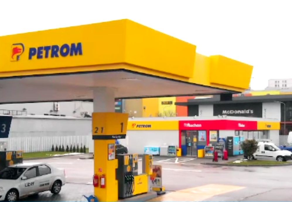 (P) OMV Petrom și Auchan au inaugurat prima stație complet modernizată din București. Vor fi 400 în România, până în 2024