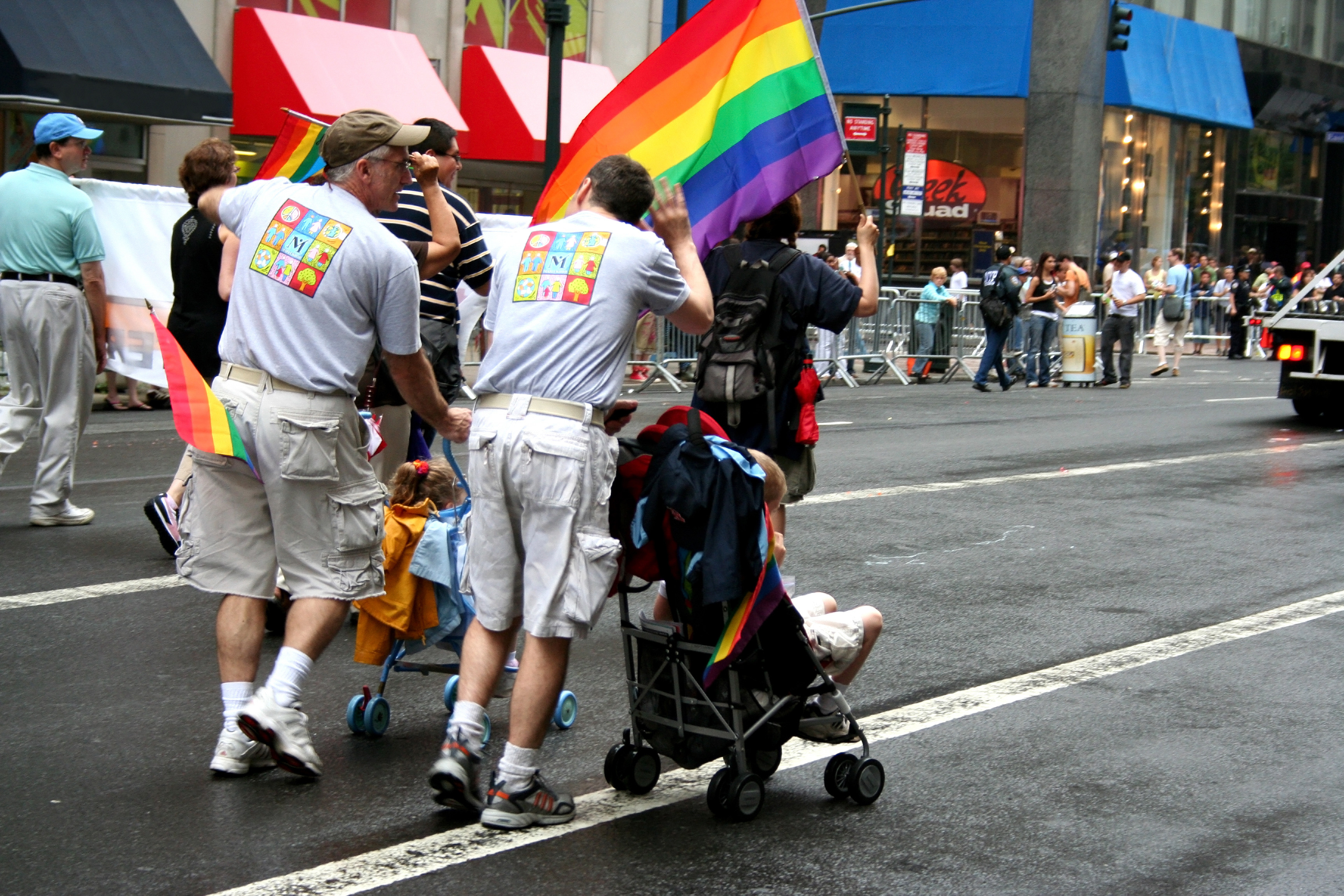 Ungaria a aprobat legea care împiedică cuplurile de același sex să adopte un copil