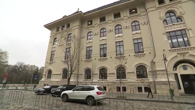 Un primar din Satu Mare a fost suspendat din funcţie după ce şi-a angajat fiica în primărie