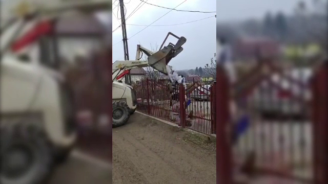 O chitanță l-a dat de gol, după ce a aruncat gunoiul pe malul unui râu. Cum a primit înapoi toate deșeurile