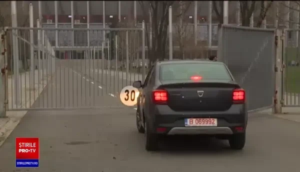 Arena Națională, închisă, pentru că acoperișul e în pericol de prăbușire. S-ar fi stricat de la zăpadă