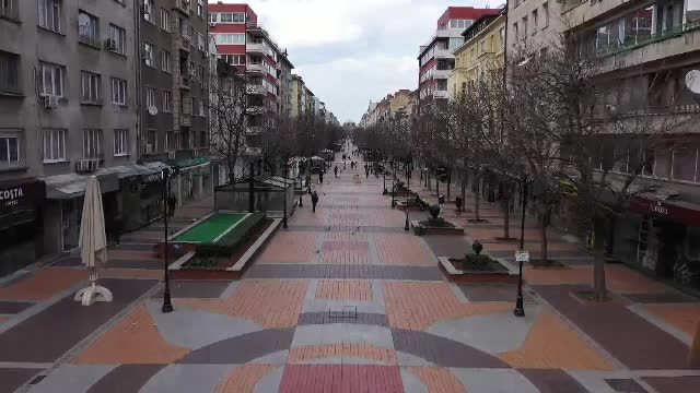 Număr record de decese în Europa din cauza Covid-19. Mai multe țări introduc noi restricții