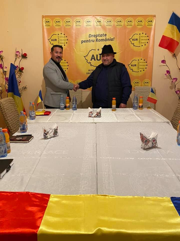 Interlopii din Murgeni, celebri pentru luptele de stradă, au intrat &icirc;n AUR. Un șef de clan este președintele organizației