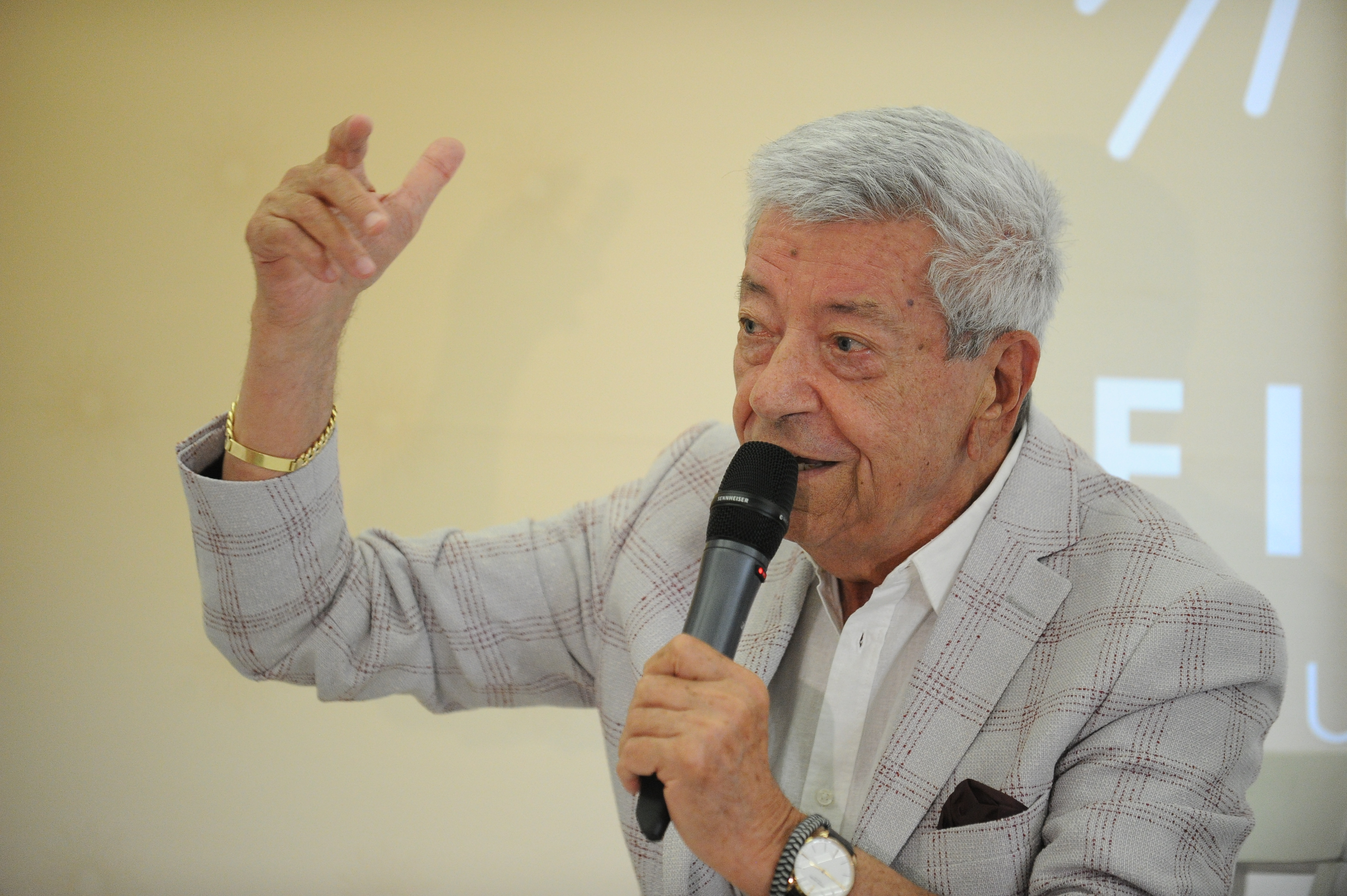 Actorul Ion Dichiseanu, internat la Spitalul Clinic de Urgență Floreasca