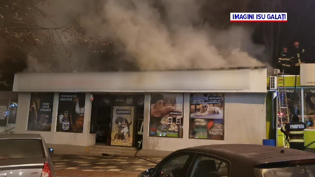 Un om al străzii care încerca să se încălzească a incendiat două magazine din Galați