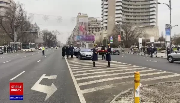 VIDEO. Președintele Iohannis, huiduit în Piața Universității: ”Rușine. Rușine să vă fie”