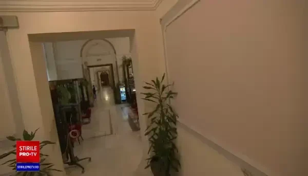 Parlamentarii au ignorat restricțiile Covid-19 și au mâncat la restaurantul Senatului