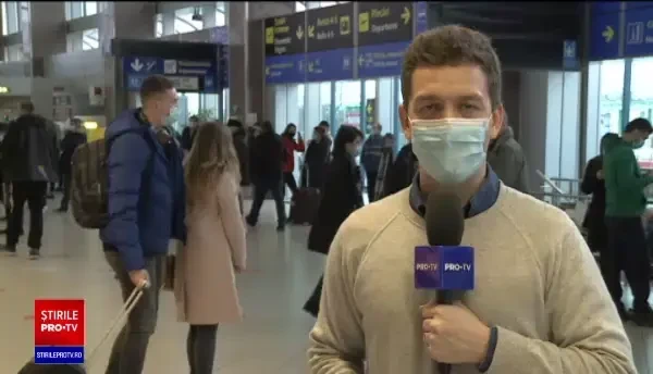 Românii din UK s-au înghesuit să prindă ultimele zboruri spre casă, deși vor sta în izolare