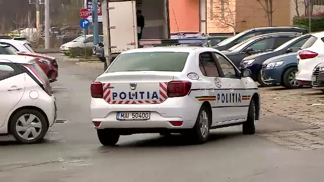 Ministrul de Interne: 1.000 de posturi de poliţie au toaleta în fundul curţii